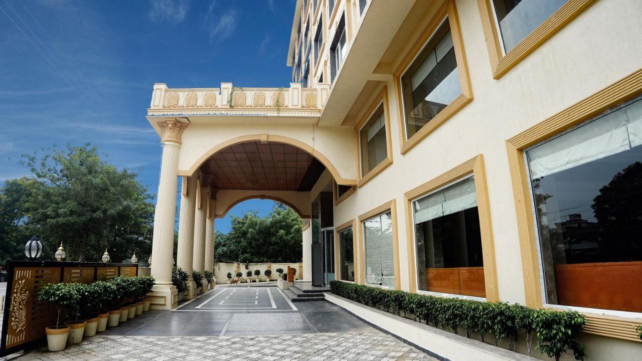 The Fern Residency Sarnath Hotel Варанаси Екстериор снимка