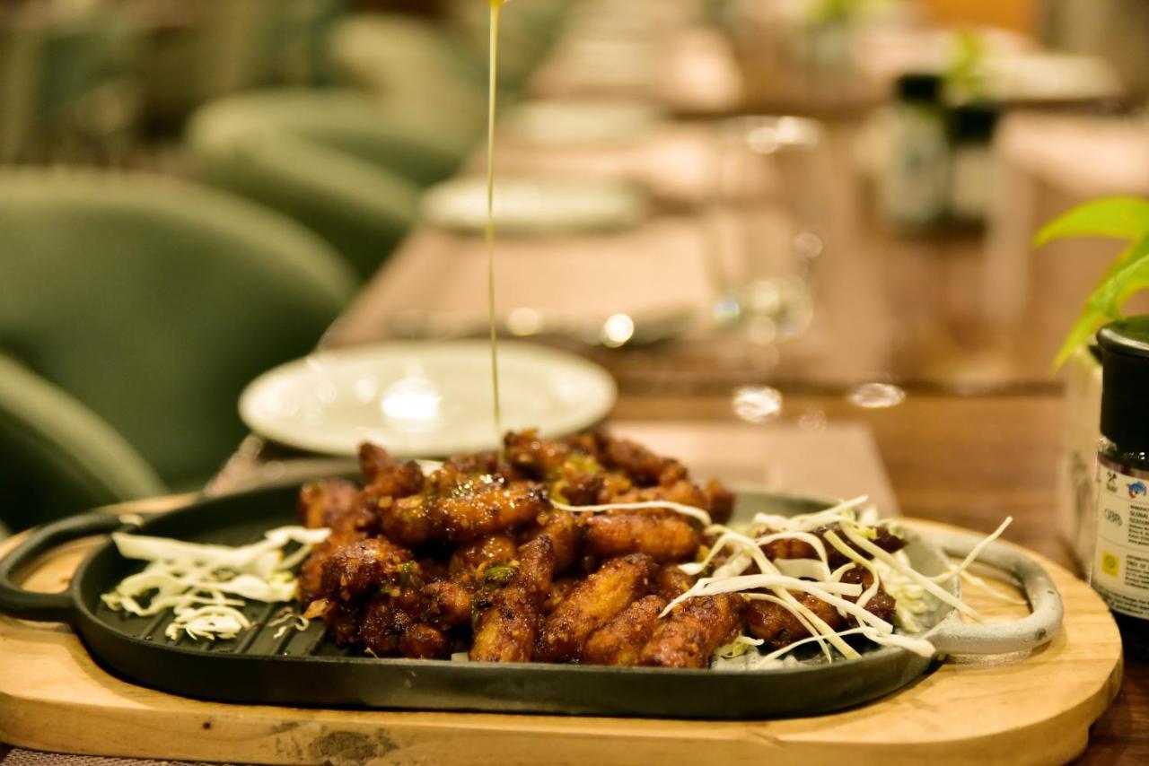 The Fern Residency Sarnath Hotel Варанаси Екстериор снимка