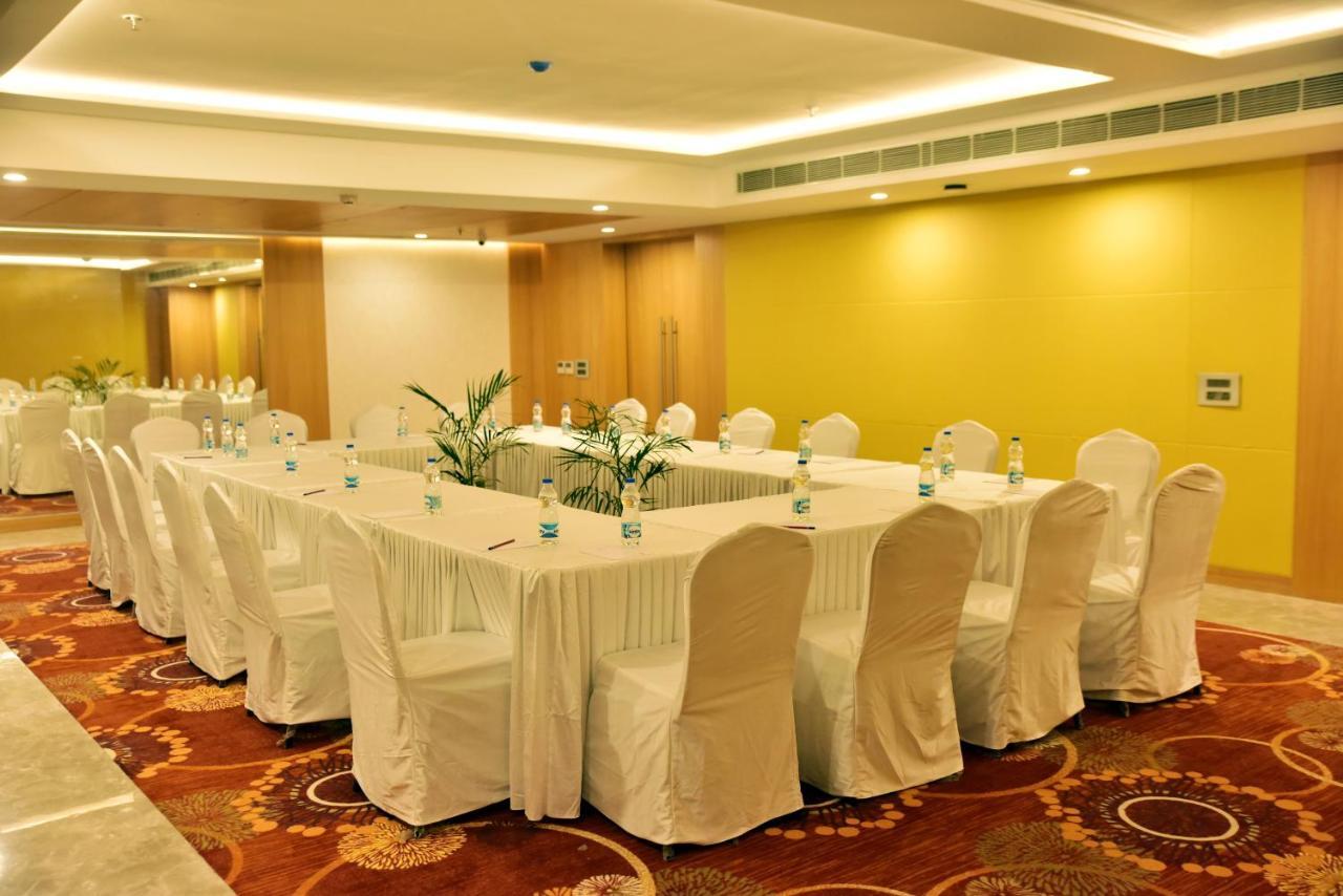 The Fern Residency Sarnath Hotel Варанаси Екстериор снимка