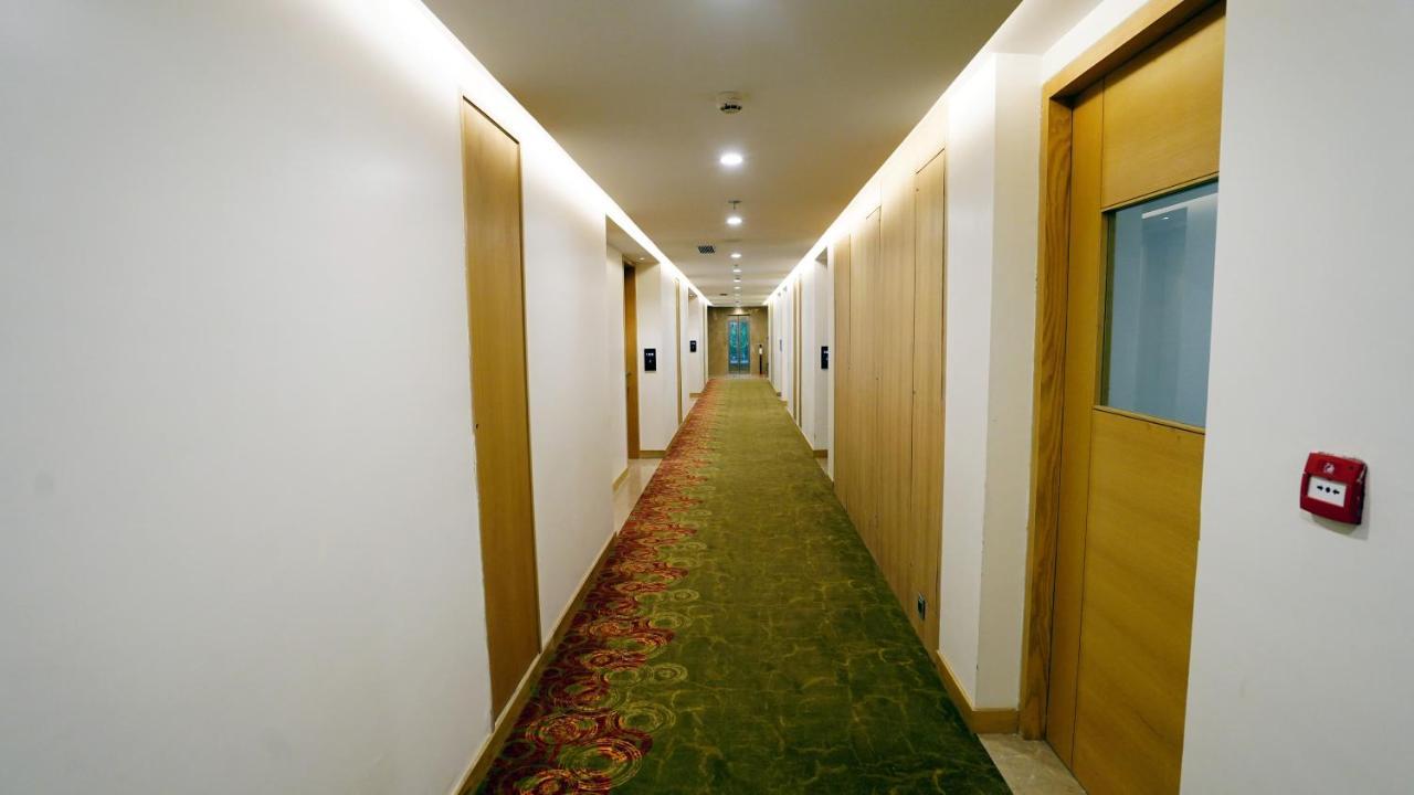 The Fern Residency Sarnath Hotel Варанаси Екстериор снимка