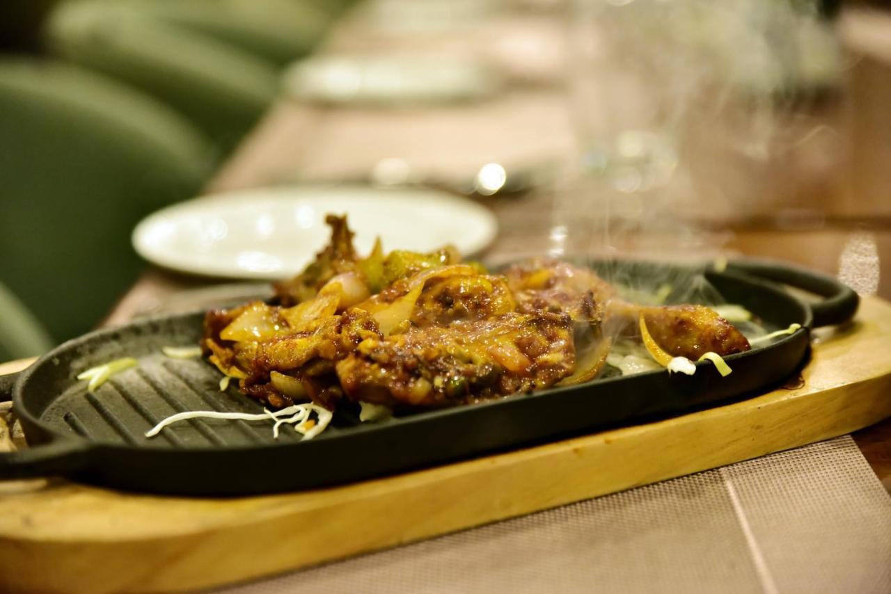 The Fern Residency Sarnath Hotel Варанаси Екстериор снимка