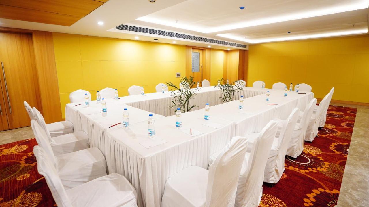 The Fern Residency Sarnath Hotel Варанаси Екстериор снимка