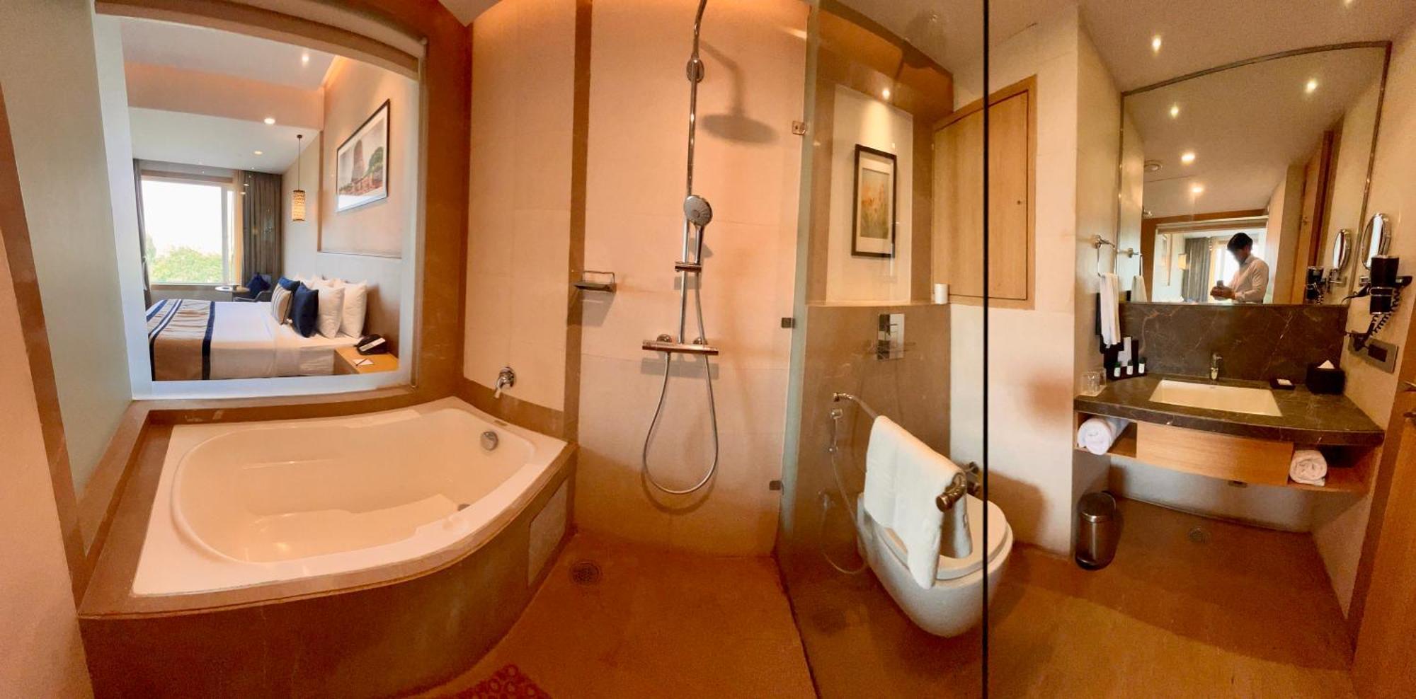 The Fern Residency Sarnath Hotel Варанаси Екстериор снимка