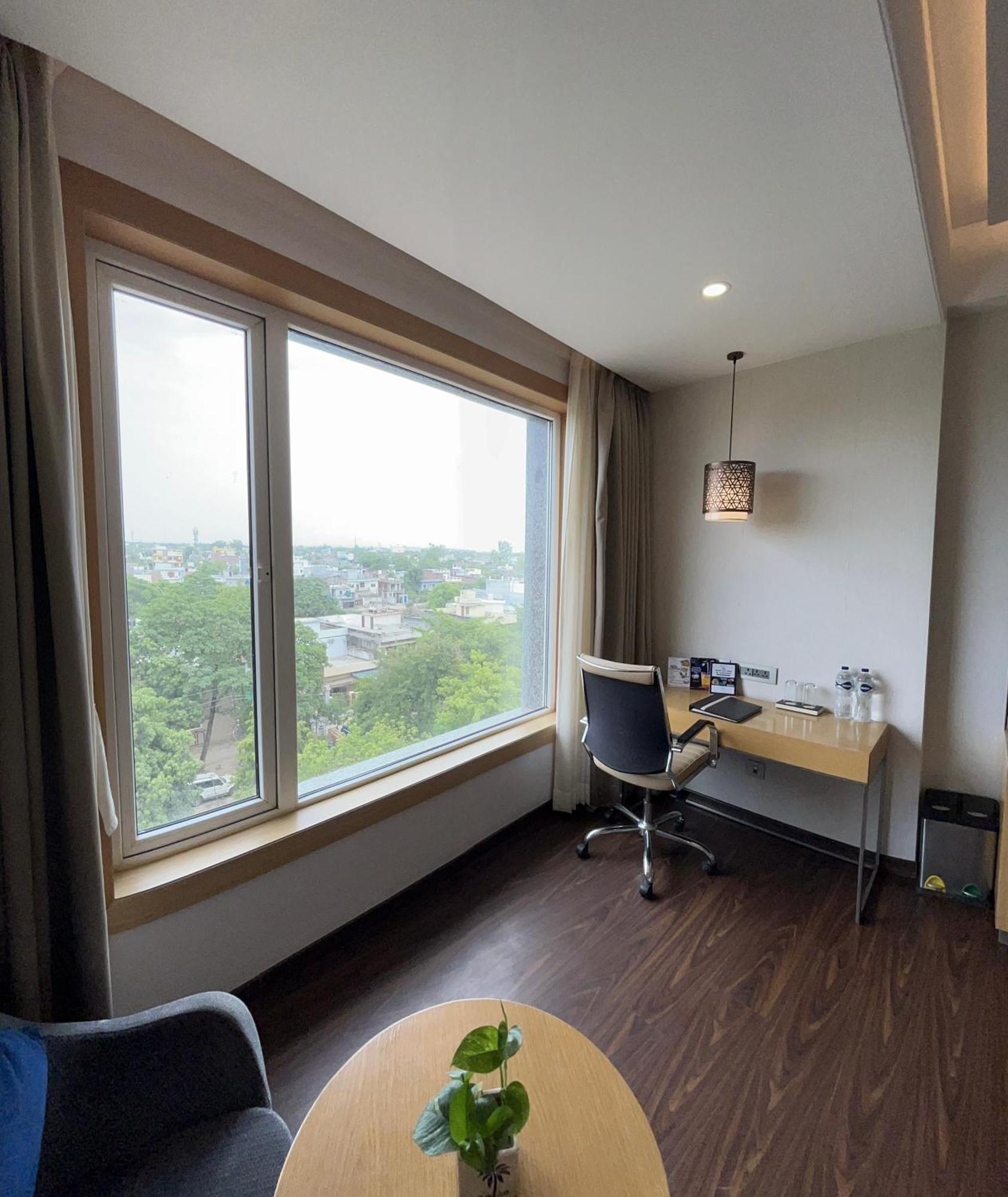 The Fern Residency Sarnath Hotel Варанаси Екстериор снимка