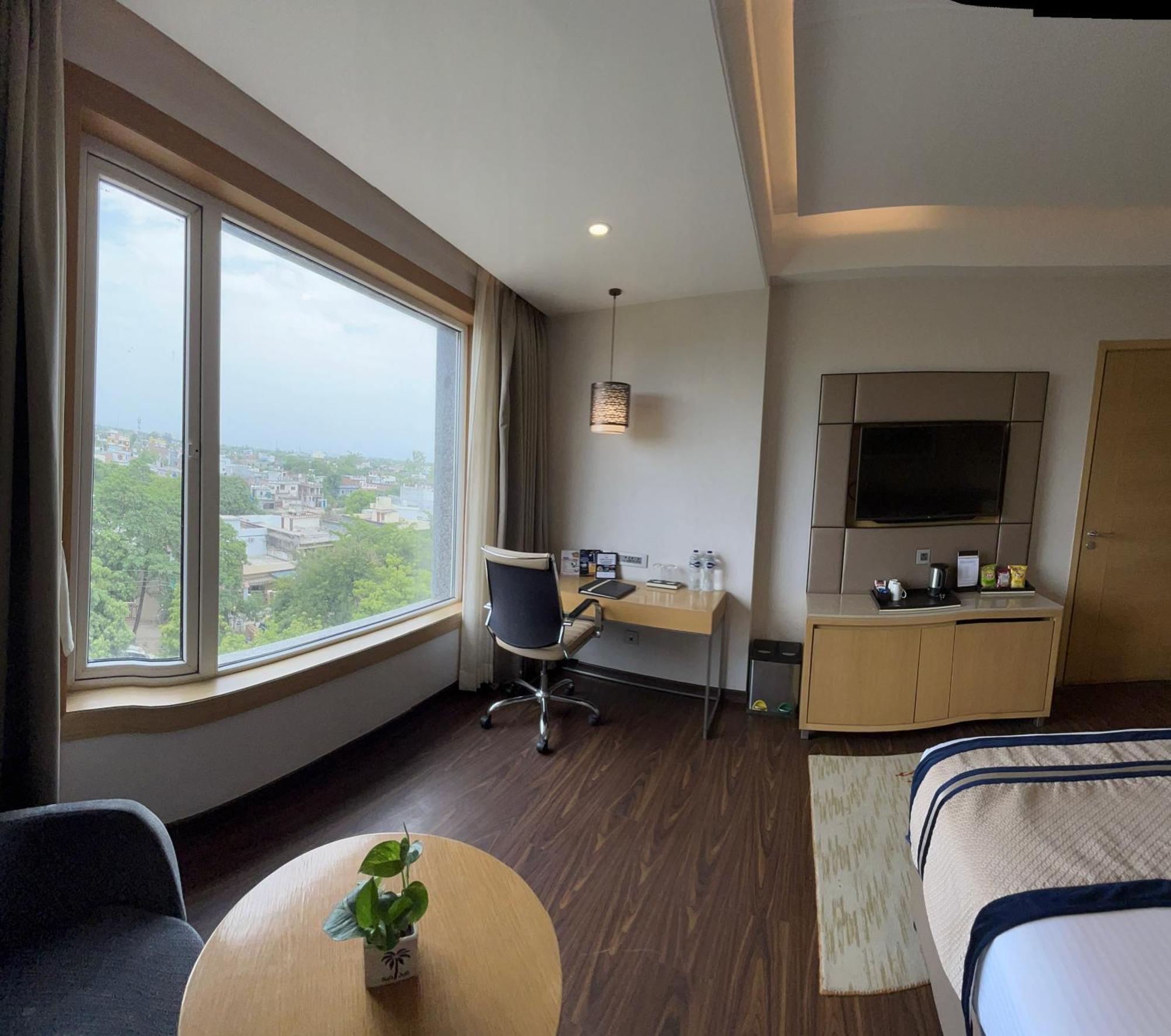 The Fern Residency Sarnath Hotel Варанаси Екстериор снимка