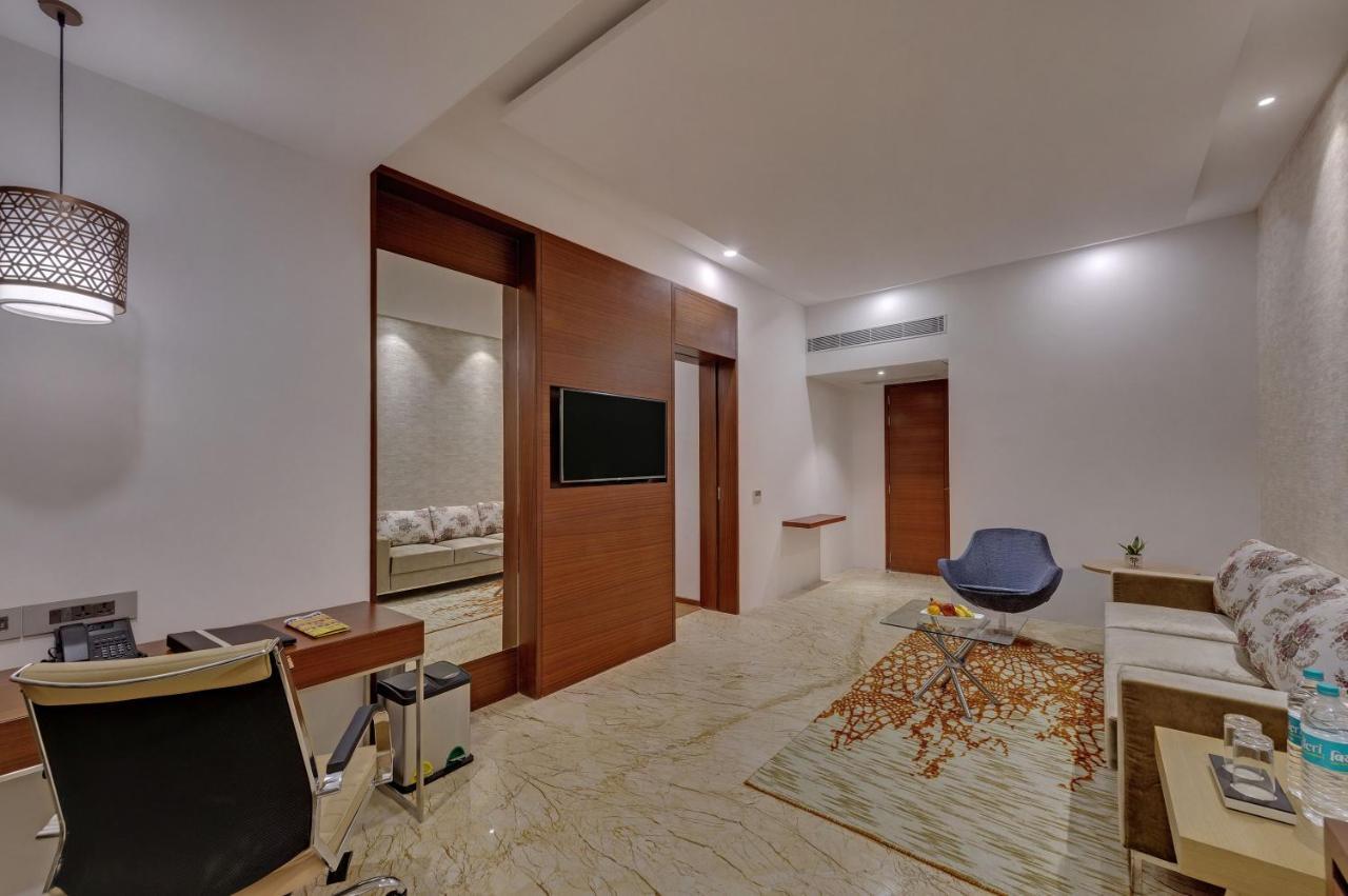 The Fern Residency Sarnath Hotel Варанаси Екстериор снимка